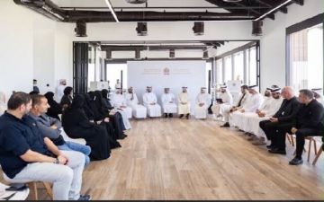وزارة الصناعة الإماراتية تبحث مع المصنعين تطوير الخدمات بالذكاء الاصطناعي وزارة الصناعة الإماراتية تبحث مع المصنعين تطوير الخدمات بالذكاء الاصطناعي