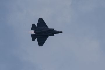 تقارير: مقاتلة أمريكية من طراز F-35 تعلن حالة طوارئ خلال العمليات العسكرية ضد إيران تقارير: مقاتلة أمريكية من طراز F-35 تعلن حالة طوارئ خلال العمليات العسكرية ضد إيران