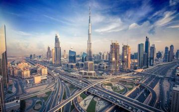 اقتصاد الإمارات يتوسع بأكثر من 7 أمثال منذ 1996 إلى 621 مليار دولار