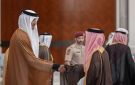 أمير قطر يواصل استقبال المعزين في وفاة الأمير الوالد