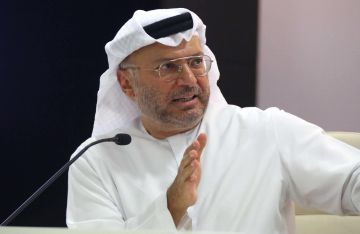 قرقاش: مصداقية الإعلام وتوازنه ضرورة مهنية وأخلاقية في ظل الظروف الدقيقة التي تمر بها المنطقة قرقاش: مصداقية الإعلام وتوازنه ضرورة مهنية وأخلاقية في ظل الظروف الدقيقة التي تمر بها المنطقة
