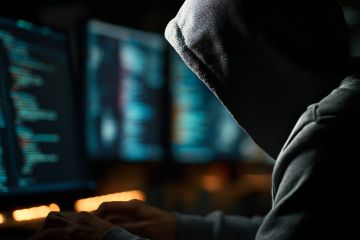 الإمارات تعلن إحباط هجمات سيبرانية استهدفت قطاعات الطيران والطاقة والتعليم الإمارات تعلن إحباط هجمات سيبرانية استهدفت قطاعات الطيران والطاقة والتعليم
