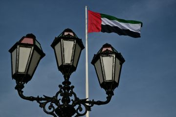 وزارة الدفاع الإمارتية تنفي أنباء استهداف قاعدة المنهاد الجوية: عارية عن الصحة وزارة الدفاع الإمارتية تنفي أنباء استهداف قاعدة المنهاد الجوية: عارية عن الصحة