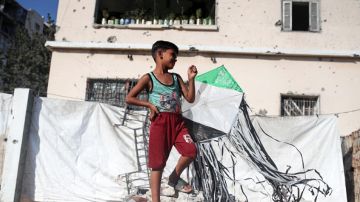 رفض أممي لتهديد إسرائيل بترحيل سكان من غزة بسبب إطلاق طائرات ورقية رفض أممي لتهديد إسرائيل بترحيل سكان من غزة بسبب إطلاق طائرات ورقية