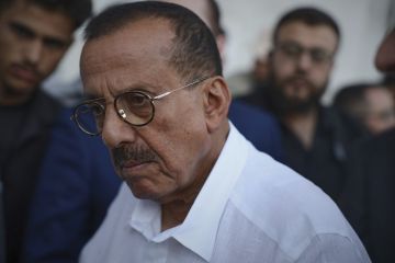 رجل الأعمال الإماراتي خلف الحبتور يهاجم بن غفير: الحياة ليست ملكا لك.. عن أي سلام وتعايش نتحدث رجل الأعمال الإماراتي خلف الحبتور يهاجم بن غفير: الحياة ليست ملكا لك.. عن أي سلام وتعايش نتحدث
