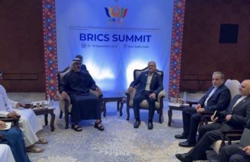 لقاء إيراني إماراتي رفيع المستوى على هامش قمة بريكس لقاء إيراني إماراتي رفيع المستوى على هامش قمة بريكس