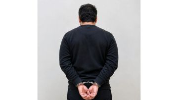 كشف ملابسات جريمة قتل شقيقتين في الشارقة.. وضبط المتهم كشف ملابسات جريمة قتل شقيقتين في الشارقة.. وضبط المتهم
