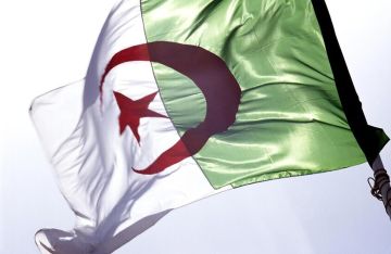 أحزاب جزائرية تعلن تأييدها المطلق لقرار قطع العلاقات الدبلوماسية مع الإمارات أحزاب جزائرية تعلن تأييدها المطلق لقرار قطع العلاقات الدبلوماسية مع الإمارات