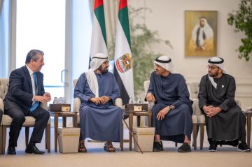 رئيس الدولة يستقبل رئيس حكومة إقليم كردستان العراق بحضور محمد بن راشد رئيس الدولة يستقبل رئيس حكومة إقليم كردستان العراق بحضور محمد بن راشد
