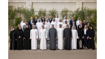 رئيس الدولة يستقبل وفد شركة إثارة بمناسبة حصولها على لقب أفضل منظم لسباقات الفورمولا 1 لعام 2025 رئيس الدولة يستقبل وفد شركة إثارة بمناسبة حصولها على لقب أفضل منظم لسباقات الفورمولا 1 لعام 2025