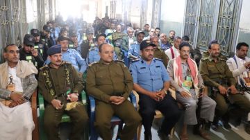 إدارتا الأحوال المدنية والمرور في الضالع تحييان الذكرى السنوية للشهيد إدارتا الأحوال المدنية والمرور في الضالع تحييان الذكرى السنوية للشهيد