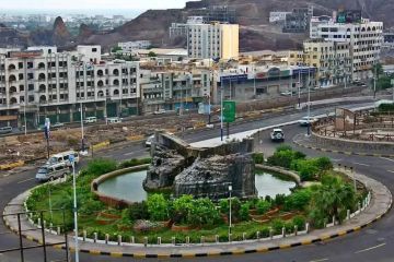 انفجار مفزع في عدن وسقوط مصابين والقبض على أحد الضحايا انفجار مفزع في عدن وسقوط مصابين والقبض على أحد الضحايا