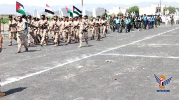 تعز.. عرض عسكري لخريجي دورات طوفان الأقصى بمديرية مقبنة