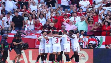 كسر نحس الـ10 سنوات.. إشبيلية يسحق برشلونة برباعية تاريخية في الليجا