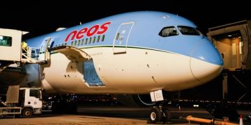 مطار صلالة يستقبل أولى رحلات شركة نيوس الإيطالية القادمة من روما