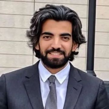 البيض: حضرموت أقرب ثقافيا واجتماعيا إلى الخليج منها إلى صنعاء.. وتصريحاته تثير جدلا واسعا