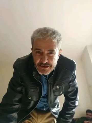 الحوثيون يفرجون عن صحفي موال لهم بعد انتقاده فساد الجماعة في تعز (الاسم) الحوثيون يفرجون عن صحفي موال لهم بعد انتقاده فساد الجماعة في تعز (الاسم)