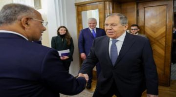 الرئيس الزبيدي يصل موسكو ويلتقي وزير خارجية روسيا الاتحادية الرئيس الزبيدي يصل موسكو ويلتقي وزير خارجية روسيا الاتحادية