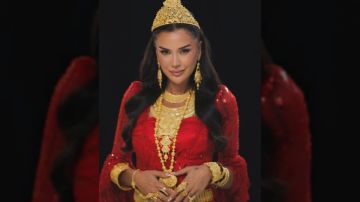 القفز من أعلى جسر في إسطنبول!.. ضجة في تركيا بعد أنباء عن محاولة انتحار الممثلة ديلان بولات القفز من أعلى جسر في إسطنبول!.. ضجة في تركيا بعد أنباء عن محاولة انتحار الممثلة ديلان بولات