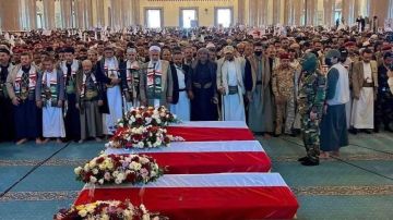 ذعر بعد اغتيال رئيس أركانهم .. أين اختفى قادة الصف الأول للحوثيين؟ ذعر بعد اغتيال رئيس أركانهم .. أين اختفى قادة الصف الأول للحوثيين؟