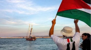 إسرائيل تستعد للسيطرة على أسطول الضمير إسرائيل تستعد للسيطرة على أسطول الضمير