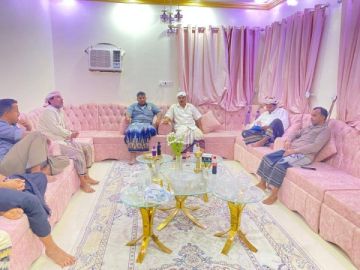 المهرة.. لجنة الاعتصام في قشن تناقش سبل تطوير الأداء الإعلامي المهرة.. لجنة الاعتصام في قشن تناقش سبل تطوير الأداء الإعلامي