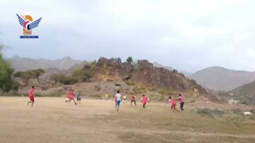 تعز.. افتتاح بطولة الشهيد لكرة القدم بشرعب السلام