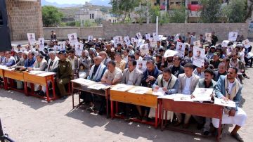 فعالية خطابية في ريمة إحياء للذكرى السنوية للشهيد فعالية خطابية في ريمة إحياء للذكرى السنوية للشهيد