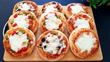 ميني بيتزا للمدرسة.. وصفة مغذية وسريعة تحل مشكلة اللانش بوكس الصباحي ميني بيتزا للمدرسة.. وصفة مغذية وسريعة تحل مشكلة اللانش بوكس الصباحي