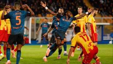 نابولي يجتاز ليتشي بصعوبة ويتصدر مؤقتا نابولي يجتاز ليتشي بصعوبة ويتصدر مؤقتا