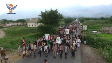 عرض شعبي لقوات التعبئة في مديرية قفل شمر بمحافظة حجة