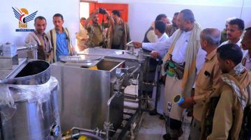 محافظ الحديدة يطلع على تجهيز المشاريع الإنتاجية لجمعية باجل الزراعية