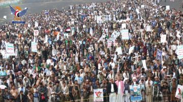 مسيرات حاشدة في 92 ساحة بتعز تحت شعار طوفان الأقصى .. عامان من الجهاد والتضحية حتى النصر 