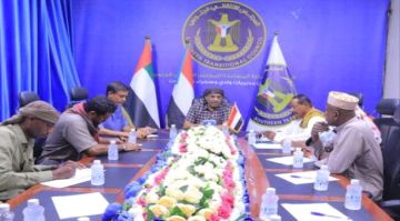 رئيس انتقالي وادي حضرموت يستقبل رؤساء النقابات العمالية رئيس انتقالي وادي حضرموت يستقبل رؤساء النقابات العمالية