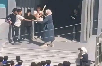 سوريا.. ضجة واسعة والتربية تتحرك بعد انتشار فيديو لمديرة مدرسة تضرب الطلاب بريف دمشق