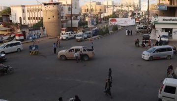 مسلحون ينهبون 4 ملايين ريال سعودي من شركة صرافة في مأرب مسلحون ينهبون 4 ملايين ريال سعودي من شركة صرافة في مأرب