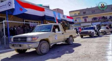 بحضور الوالي.. عرض عسكري لقوات الحزام الأمني في يافع بحضور الوالي.. عرض عسكري لقوات الحزام الأمني في يافع