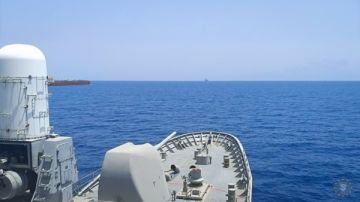 أسبيدس: اشتعال النيران في سفينة على بعد 113 ميلا جنوب شرق ميناء عدن