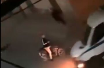 الجزائر.. الشرطة تمنع محاولة اعتداء على مواطن تعرض للسرقة الجزائر.. الشرطة تمنع محاولة اعتداء على مواطن تعرض للسرقة