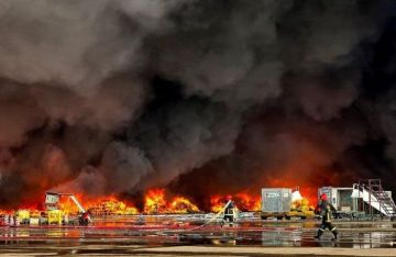 بنغلاديش.. اندلاع حريق هائل في مطار دكا الدولي