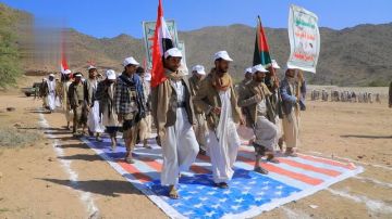 عرض ومناورة عسكرية لخريجي طوفان الأقصى في سحار بصعدة