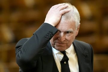 بسبب الاتجار الجنسي.. الملك تشارلز الثالث يطلق إجراءات رسمية لتجريد الأمير أندرو من ألقابه بسبب الاتجار الجنسي.. الملك تشارلز الثالث يطلق إجراءات رسمية لتجريد الأمير أندرو من ألقابه