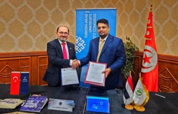 رئيس جامعة المهرة يوقع عشر اتفاقيات شراكة مع جامعات تركية رئيس جامعة المهرة يوقع عشر اتفاقيات شراكة مع جامعات تركية