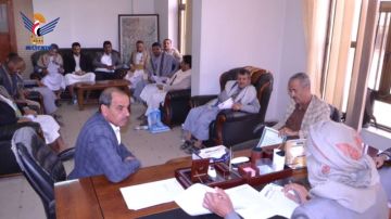 صنعاء.. مناقشة مهام إدارة صحة البيئة بالمحافظة والصعوبات التي تواجهها