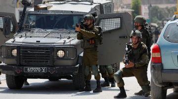 قوات العدو الصهيوني تقتحم مناطق متفرقة في الضفة الغربية المحتلة