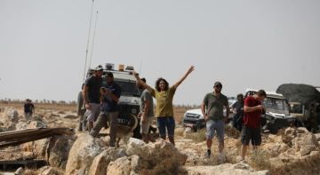 مستوطنون صهاينة يصعدون اعتداءاتهم في الضفة الغربية والقدس