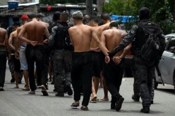 مقتل 64 شخصا في عملية لمكافحة المخدرات في ريو دي جانيرو بالبرازيل مقتل 64 شخصا في عملية لمكافحة المخدرات في ريو دي جانيرو بالبرازيل