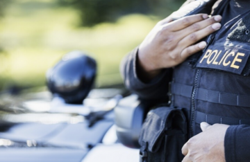 إصابة 3 أشخاص جراء إطلاق نار داخل سكن طلابي في جامعة أمريكية إصابة 3 أشخاص جراء إطلاق نار داخل سكن طلابي في جامعة أمريكية