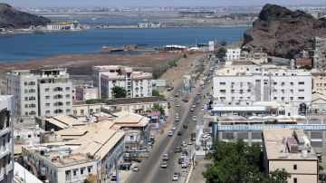 انفجار ذخيرة في حي الطويلة بعدن يخلف إصابات خطيرة بين المدنيين انفجار ذخيرة في حي الطويلة بعدن يخلف إصابات خطيرة بين المدنيين