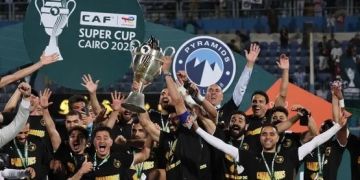 بيراميدز المصري يفوز بكأس السوبر الأفريقية لأول مرة في تاريخه بيراميدز المصري يفوز بكأس السوبر الأفريقية لأول مرة في تاريخه